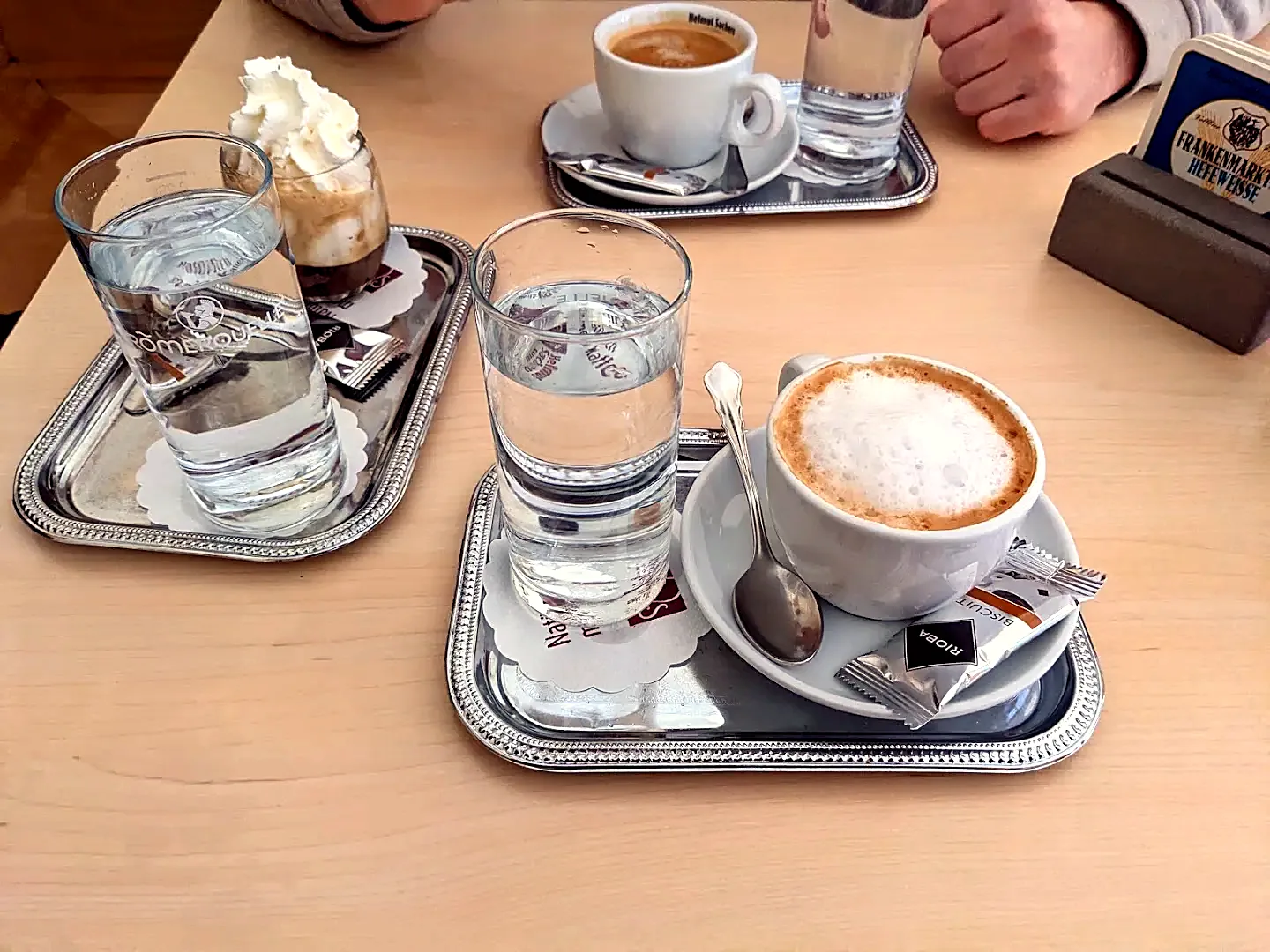 Café Wiener Melange — Kaffeehausklassiker